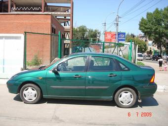 2001 Ford Focus Pictures