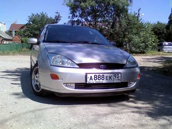 2001 Ford Focus Pictures