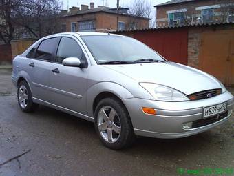 2001 Ford Focus Photos