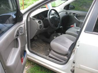 2001 Ford Focus Photos