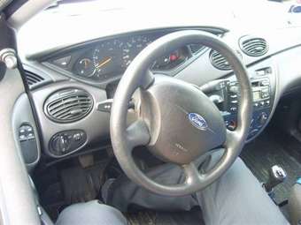 2002 Ford Focus Photos