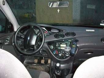 2002 Ford Focus Pictures