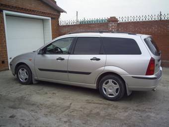 2002 Ford Focus Photos