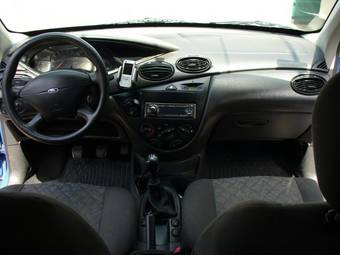 2002 Ford Focus Photos