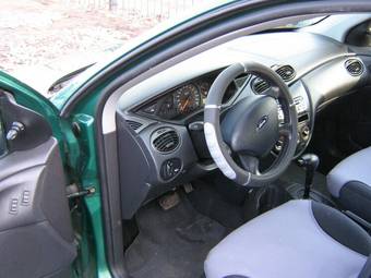 2002 Ford Focus Photos