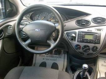 2002 Ford Focus Photos