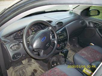 2002 Ford Focus Photos