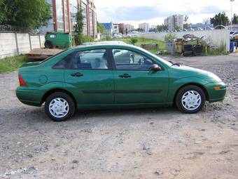 2002 Ford Focus Photos