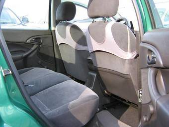 2002 Ford Focus Photos