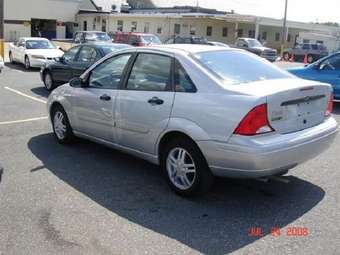 2003 Ford Focus Photos