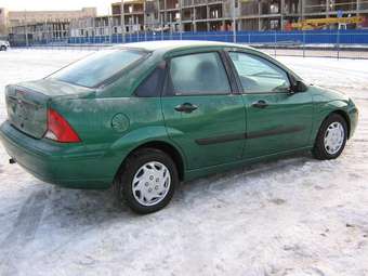 2003 Ford Focus Photos