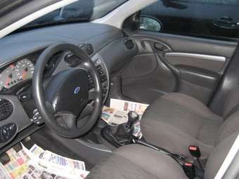 2003 Ford Focus Pictures