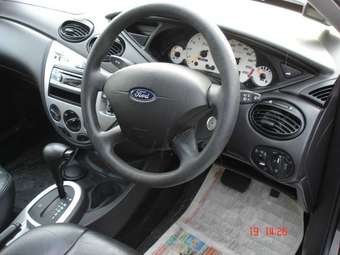 2003 Ford Focus Pictures