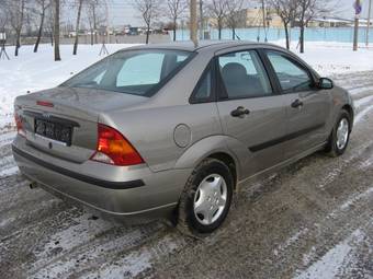 2003 Ford Focus Pics