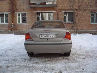 2003 Ford Focus Photos