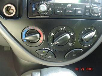 2003 Ford Focus Pictures