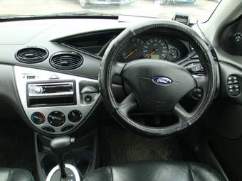 2003 Ford Focus Photos