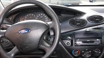 2003 Ford Focus Photos