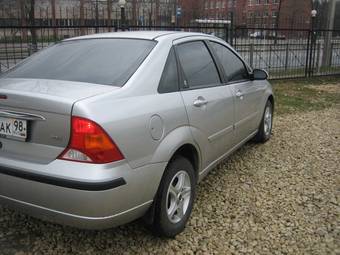 2003 Ford Focus Photos