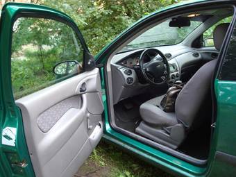 2003 Ford Focus Pictures