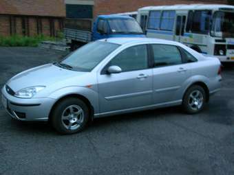 2004 Ford Focus Photos