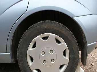 2004 Ford Focus Photos