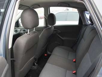 2004 Ford Focus Photos