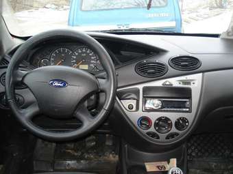 2004 Ford Focus Photos