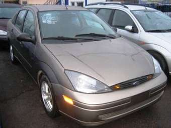 2004 Ford Focus Photos