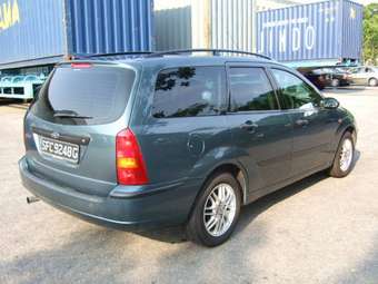 2004 Ford Focus Photos