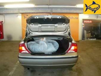 2004 Ford Focus Pictures