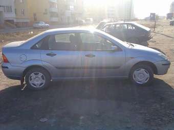 2004 Ford Focus Images