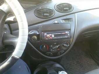 2004 Ford Focus Pictures