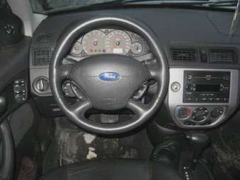 2004 Ford Focus Pictures