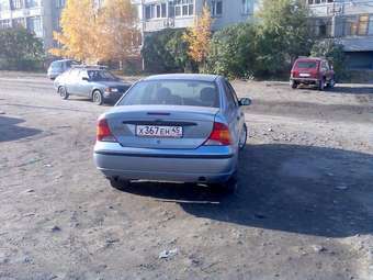 2004 Ford Focus Photos