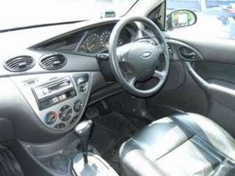 2004 Ford Focus Photos