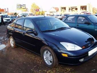 2004 Ford Focus Photos