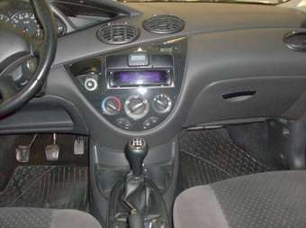 2004 Ford Focus Pictures
