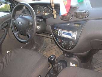 2004 Ford Focus Pictures