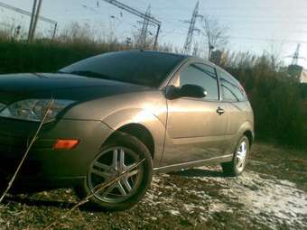 2004 Ford Focus Pics