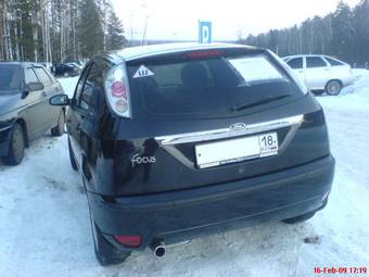 2004 Ford Focus Photos