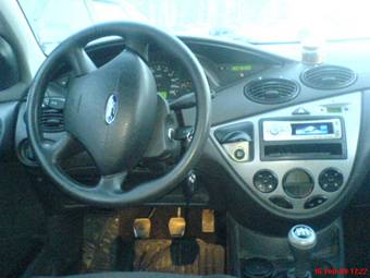 2004 Ford Focus Photos