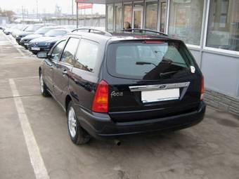 2004 Ford Focus Pictures