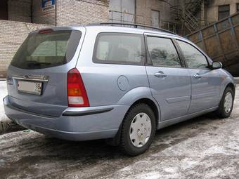 2004 Ford Focus Photos
