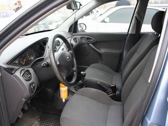 2004 Ford Focus Photos