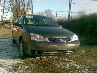 2004 Ford Focus Photos