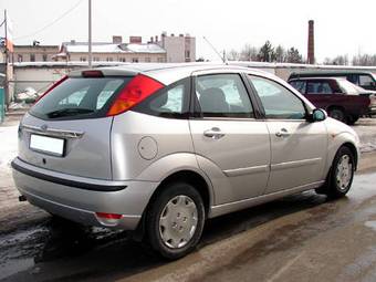 2004 Ford Focus Photos