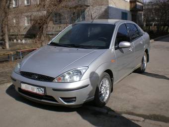 2004 Ford Focus Photos