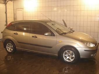 2004 Ford Focus Photos