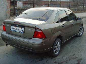 2004 Ford Focus Photos
